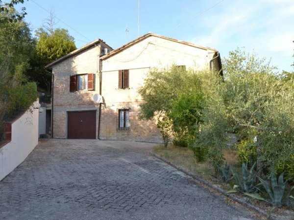 casa indipendente in vendita ad Urbino