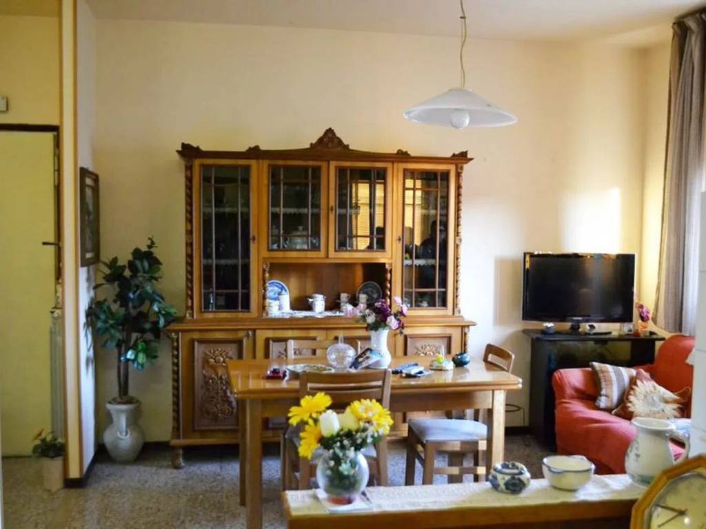 appartamento in vendita ad Urbino in zona Canavaccio
