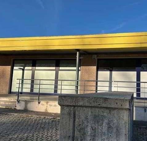 casa indipendente in vendita ad Urbino in zona Canavaccio