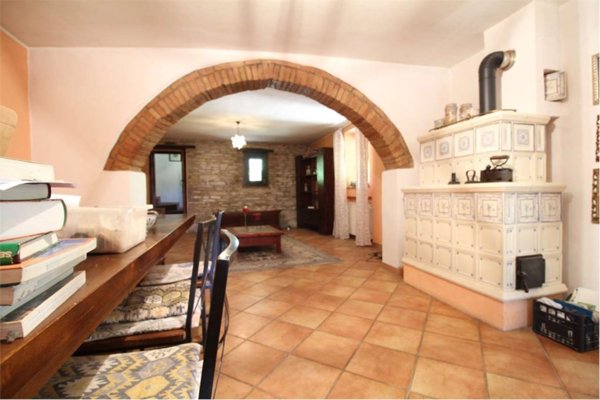 casa indipendente in vendita ad Urbino in zona La Torre