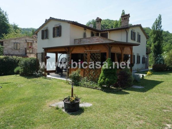 casa indipendente in vendita ad Urbino