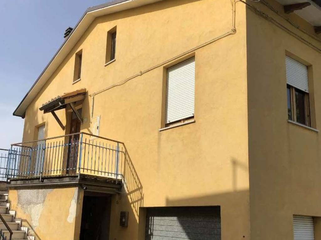 appartamento in vendita ad Urbino in zona Pieve di Cagna