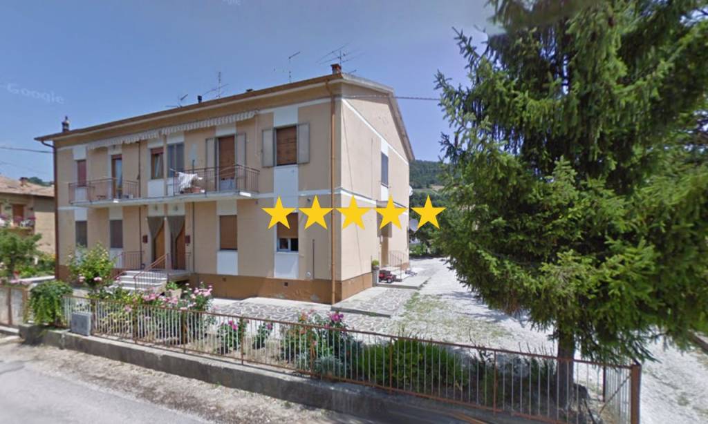 appartamento in vendita ad Urbino in zona Canavaccio