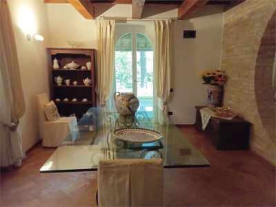 casa indipendente in vendita ad Urbino in zona Pallino Secondo