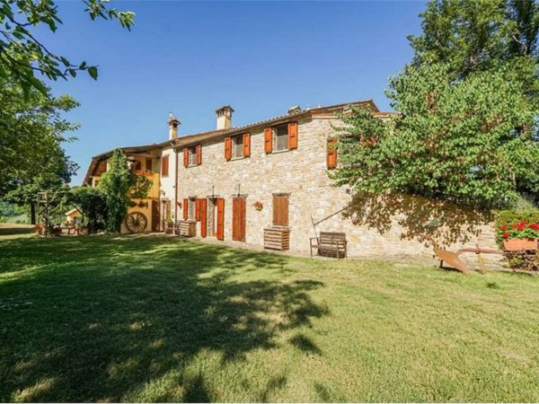 casale in vendita ad Urbino in zona Centro CittÃ 