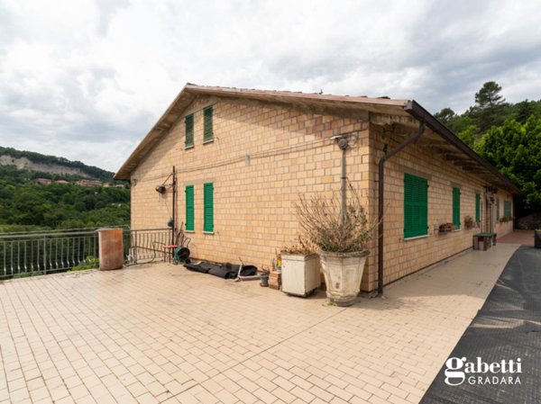 casa indipendente in vendita ad Urbino in zona Centro CittÃ 