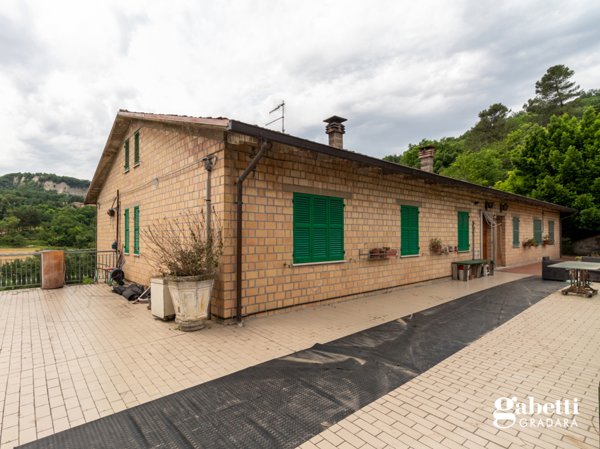 casa indipendente in vendita ad Urbino in zona Centro CittÃ 