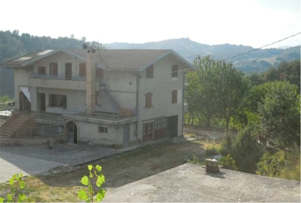 terreno agricolo in vendita ad Urbino in zona Castello di Cavallino