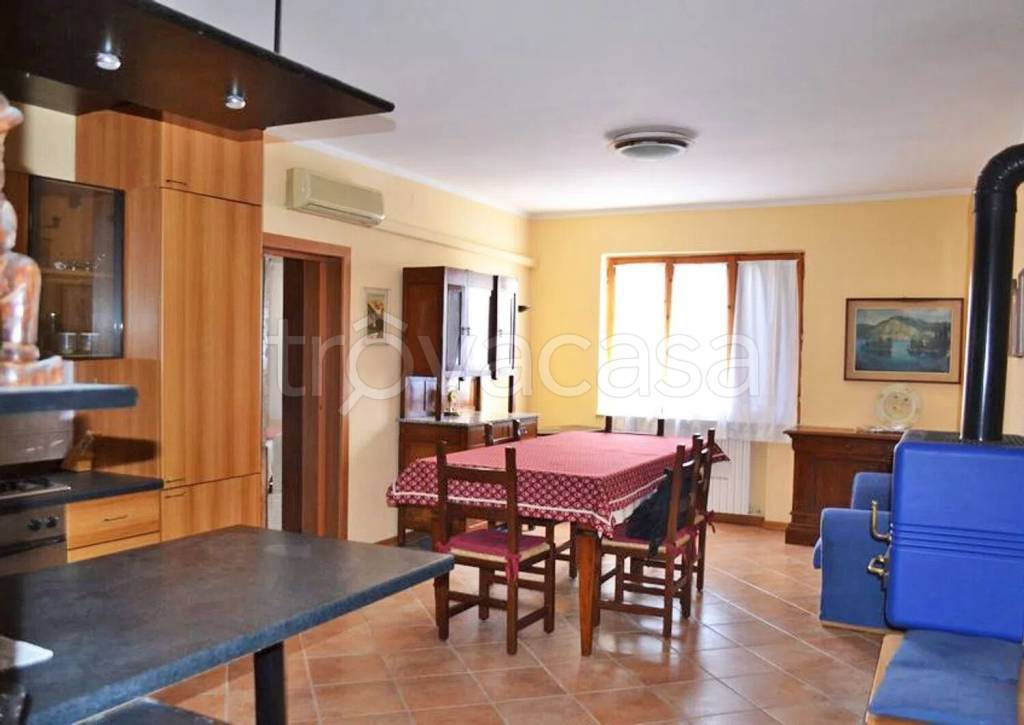 casa indipendente in vendita ad Urbino