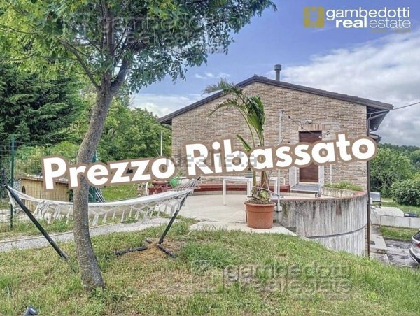 appartamento in vendita ad Urbino in zona Sasso