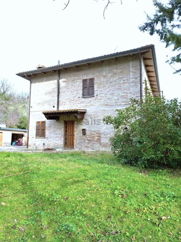 casa indipendente in vendita ad Urbino