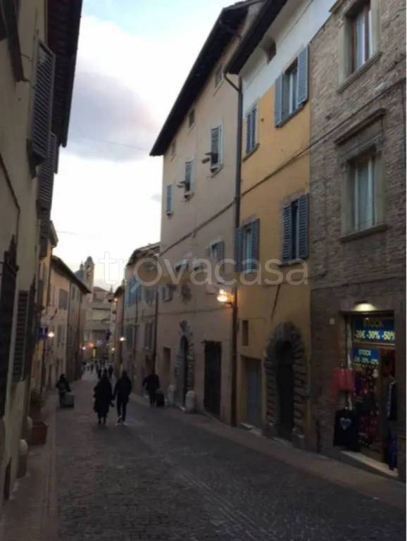 appartamento in vendita ad Urbino in zona Centro CittÃ 