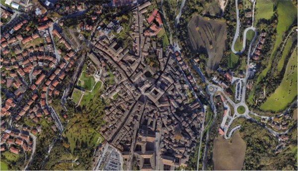 appartamento in vendita ad Urbino in zona Girfalco