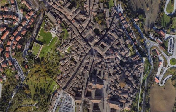 appartamento in vendita ad Urbino in zona Girfalco