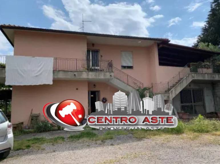 casa indipendente in vendita ad Urbino in zona Pieve di Cagna