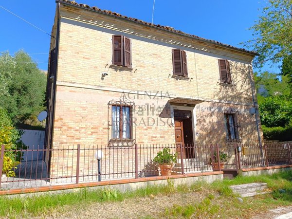 casa indipendente in vendita ad Urbino in zona Centro CittÃ 