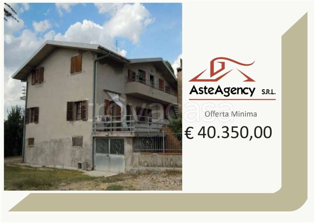 locale di sgombero in vendita ad Urbino in zona Castello di Cavallino