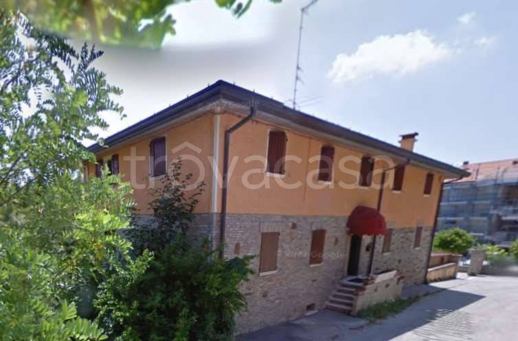 negozio in vendita ad Urbino in zona Gadana