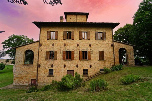 casa indipendente in vendita ad Urbino