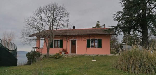 casa indipendente in vendita ad Urbino
