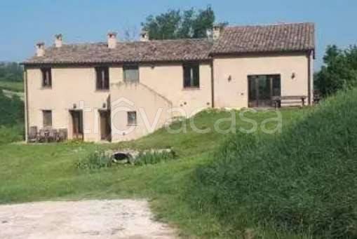 appartamento in vendita ad Urbino in zona Maciolla