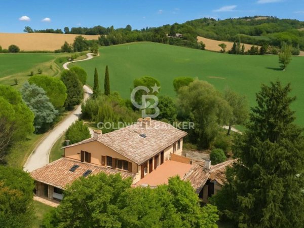 casa indipendente in vendita ad Urbino