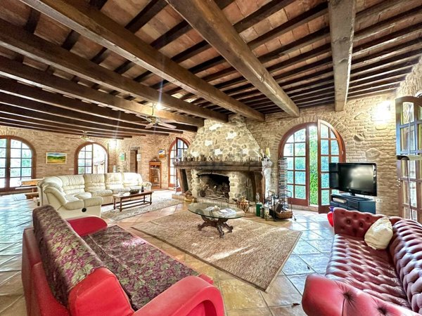 casale in vendita ad Urbino