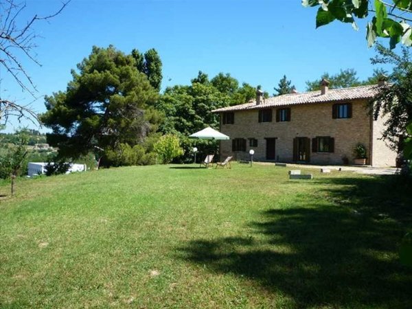 casa indipendente in vendita ad Urbino