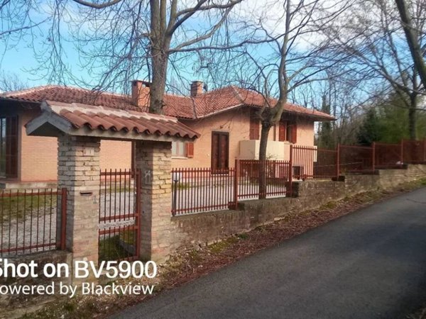 casa indipendente in vendita ad Urbino in zona Gadana