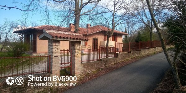 casa indipendente in vendita ad Urbino in zona Gadana