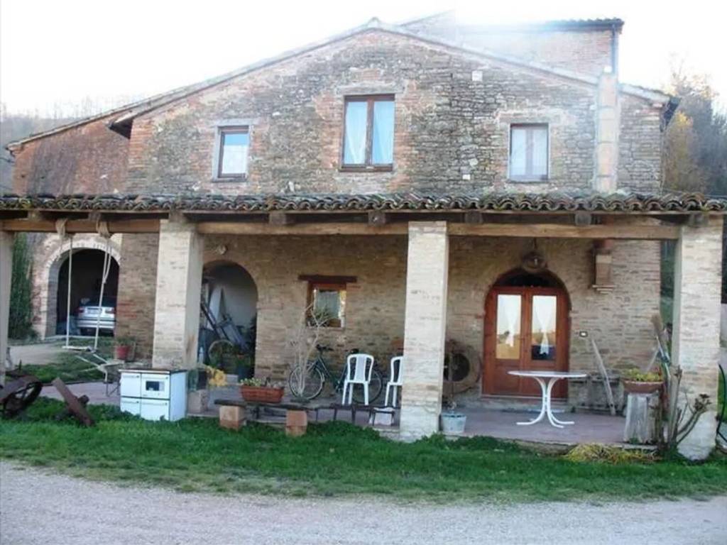 casa indipendente in vendita ad Urbino