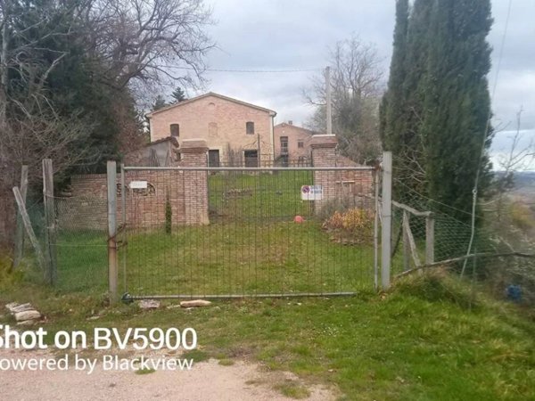 casa indipendente in vendita ad Urbino