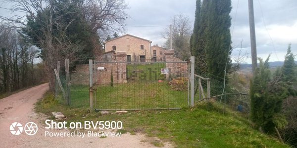 casale in vendita ad Urbino