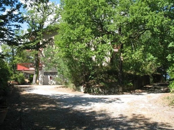 casa indipendente in vendita ad Urbino in zona Crocicchia