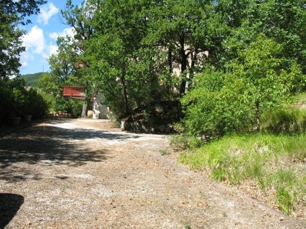 casa indipendente in vendita ad Urbino in zona Crocicchia