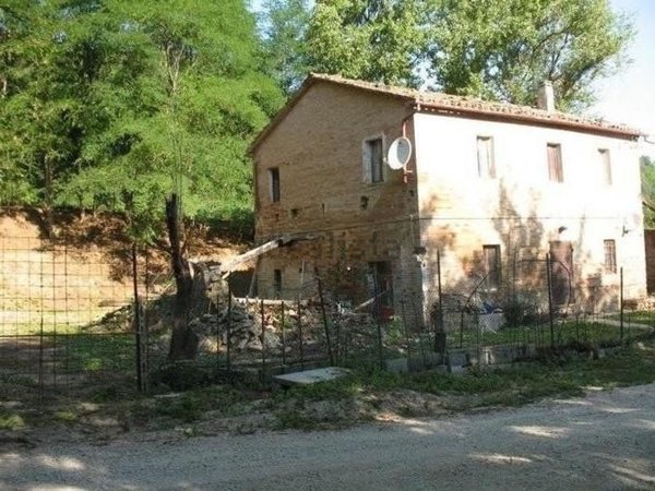 casa indipendente in vendita ad Urbino
