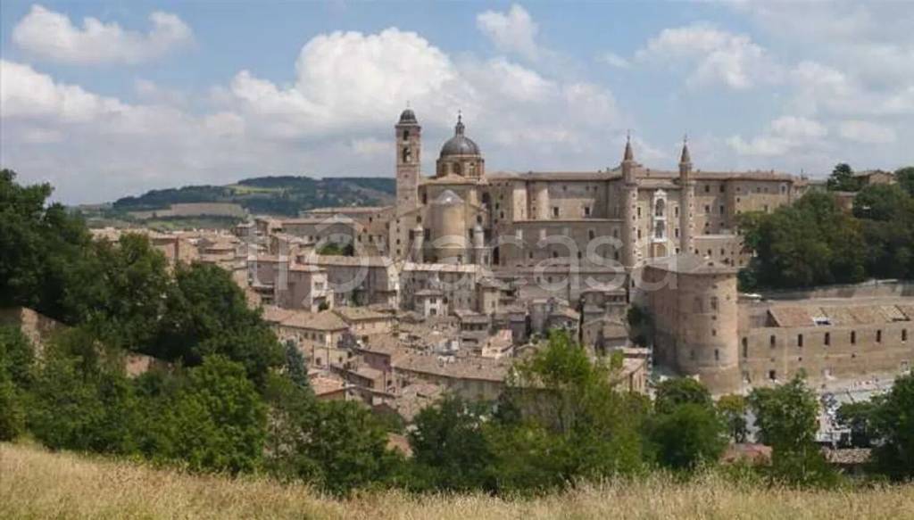 appartamento in vendita ad Urbino in zona Gadana