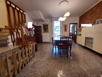 casa indipendente in vendita ad Urbino