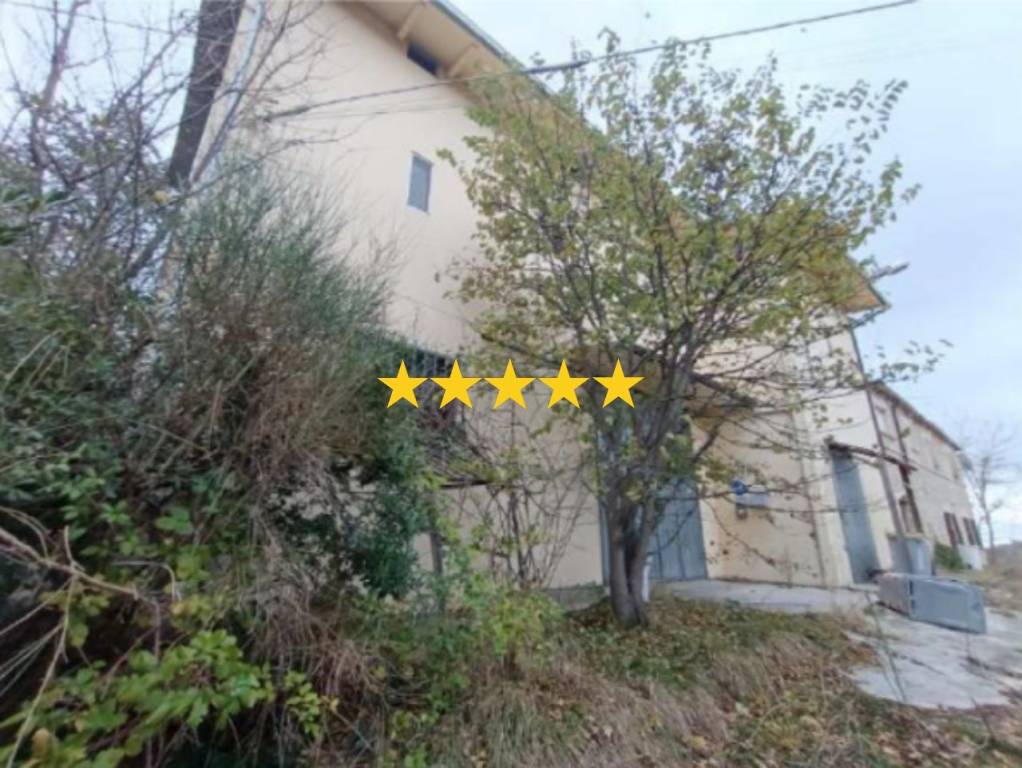 casa indipendente in vendita ad Urbino