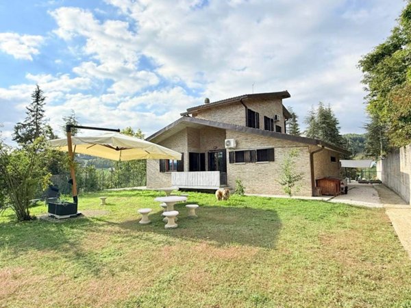 casa indipendente in vendita ad Urbino