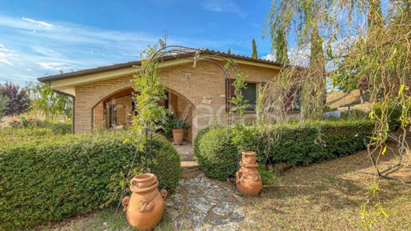 casa indipendente in vendita ad Urbino