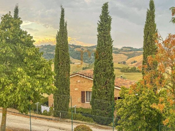 casa indipendente in vendita ad Urbino