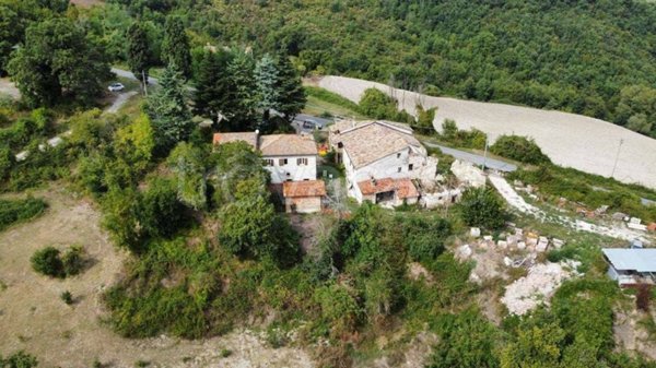 casa indipendente in vendita ad Urbino in zona Centro CittÃ 