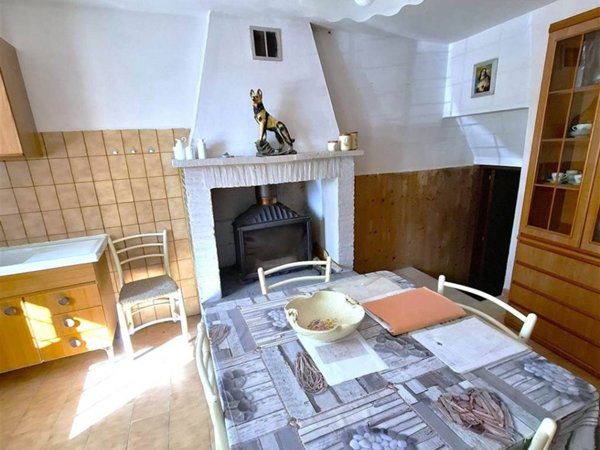 appartamento in vendita ad Urbino in zona Canavaccio