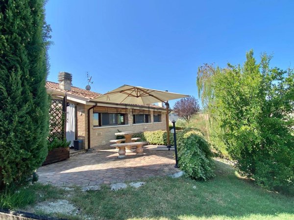 pentavano in vendita ad Urbino