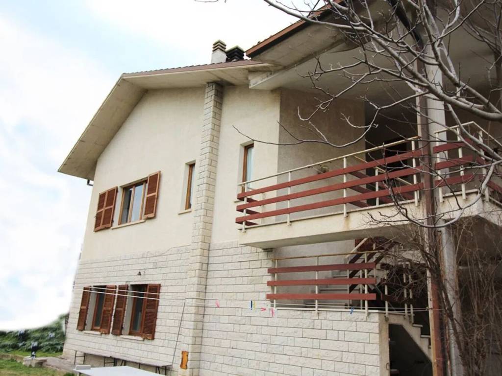 casa indipendente in vendita ad Urbino