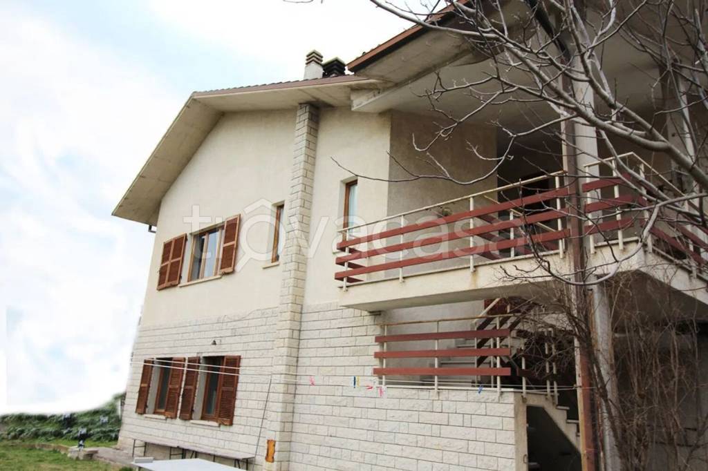 casa indipendente in vendita ad Urbino