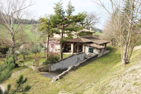 casa indipendente in vendita ad Urbino
