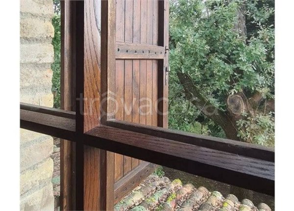 casa indipendente in vendita ad Urbino in zona Gadana