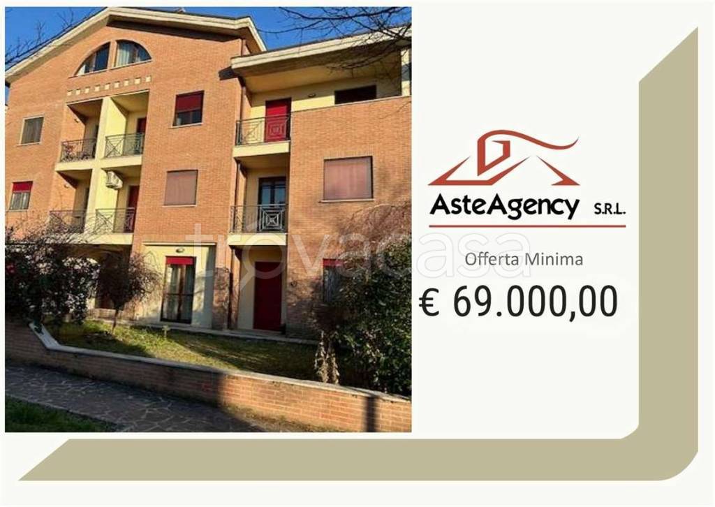 appartamento in vendita ad Urbino in zona Canavaccio